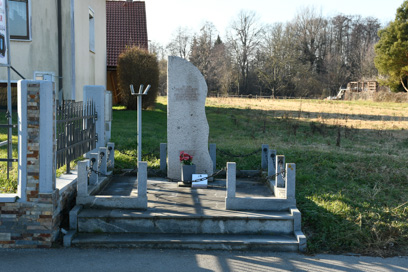 Šentjernej - Spomenik talcem