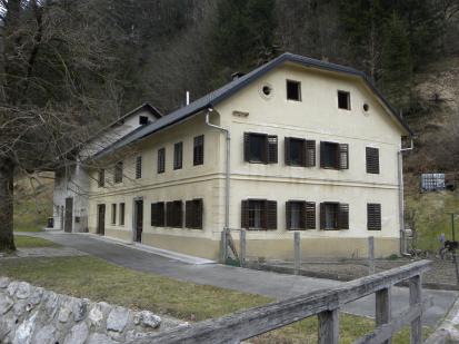 Železniki - Hiša Češnjica 20