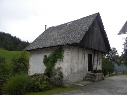 Zgornja Sorica - Kašča pri hiši Zgornja Sorica 32