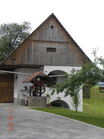 Drenov Grič - Kašča pri hiši Drenov Grič 58