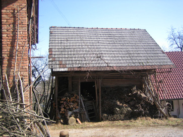 Stara Vrhnika - Pod s skednjem na domačiji Stara Vrhnika 81