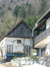 Vrhnika - Kašča pri hiši Storžev grič 5