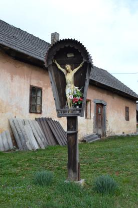 Goriška vas - Leseno znamenje pri hiši Goriška vas 2