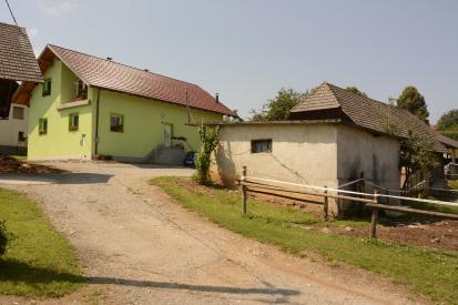 Vrhovo pri Mirni Peči - Domačija Vrhovo 8