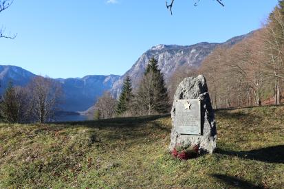 Ribčev Laz - Spominsko znamenje boju Jeseniško-bohinjskega odreda