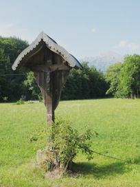 Hraše pri Preddvoru - Znamenje ob cesti