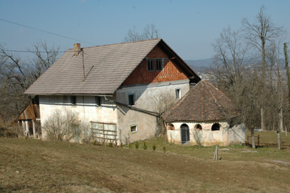 Prevalje pod Krimom - Vodnjak pri hiši Prevalje 24