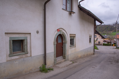 Zgornje Gorje - Portal in okenski okviri na hiši Zgornje Gorje 17