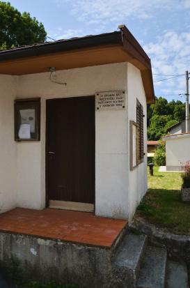 Laže - Spominska plošča žrtvam vojnega nasilja