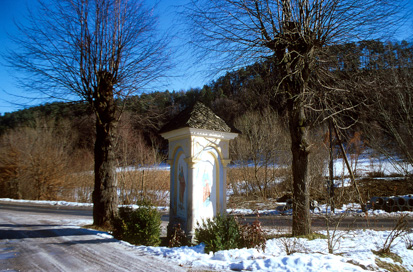 Vrhov Dol - Znamenje na križišču cest
