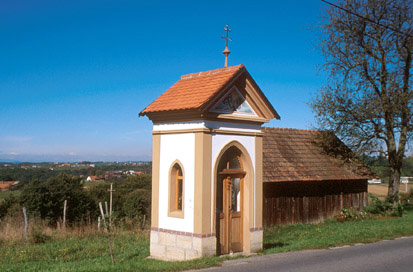 Kapelski Vrh - Kapelica pri hiši Kapelski Vrh 22