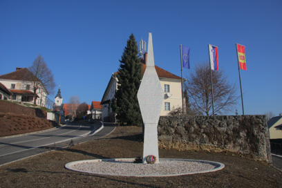 Komenda - Spomenik NOB