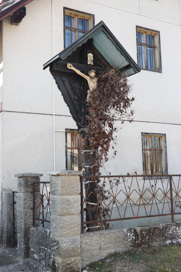 Nasovče - Razpelo ob hiši Nasovče 25