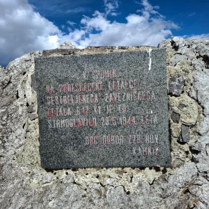 Velika Planina - Spominsko znamenje NOB na Mali Planini
