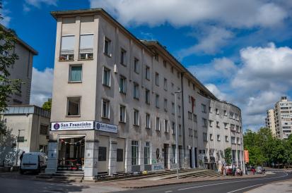 Ljubljana - Poslovno stanovanjska hiša na Poljanski cesti