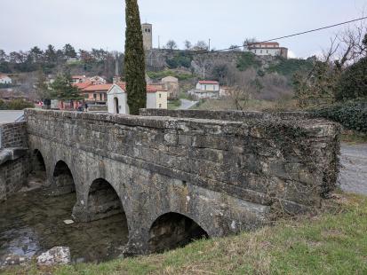 Kubed - Kamniti most