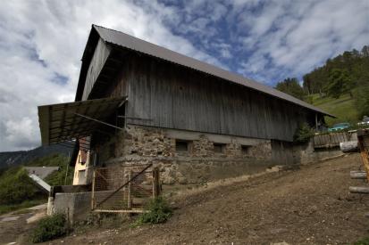 Plavški Rovt - Gospodarsko poslopje pri hiši Plavški Rovt 15