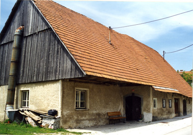 Logatec - Domačija Pod Grintovcem 11