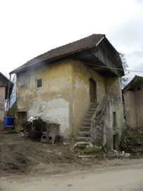 Laze pri Planini - Kašča pri hiši Laze 49