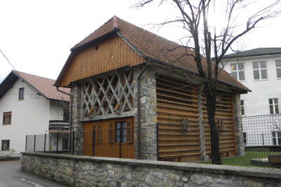 Logatec - Toplar pri cerkvi sv. Nikolaja