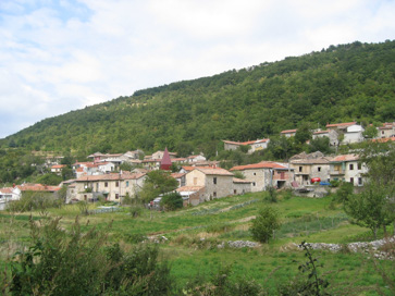 Rakitovec pri Hrastovljah - Vas