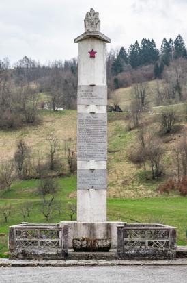 Livek - Spomenik NOB