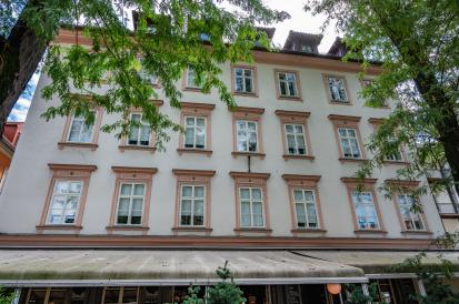 Ljubljana - Hiša Cankarjevo nabrežje 19