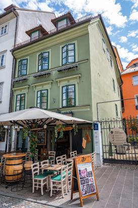 Ljubljana - Hiša Cankarjevo nabrežje 9