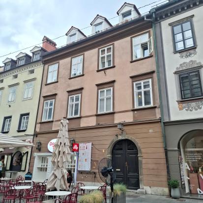 Ljubljana - Hiša Ciril Metodov trg 12