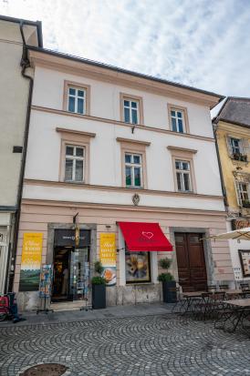 Ljubljana - Hiša Ciril Metodov trg 17