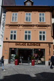 Ljubljana - Hiša Ciril Metodov trg 2
