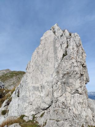 Krnsko pogorje - Spominsko znamenje alpinskemu bataljonu Val Tanaro