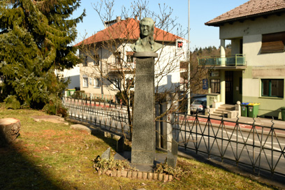 Novo mesto - Doprsni kip Katje Rupena