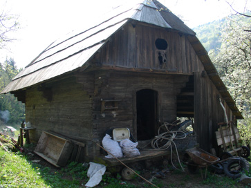 Plešivec - Kašča na domačiji Plešivec 22