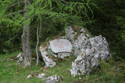 Bašelj - Spominsko znamenje ustanovitvi Kokrškega odreda
