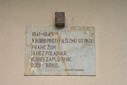 Kokra - Spominska plošča borcem NOB