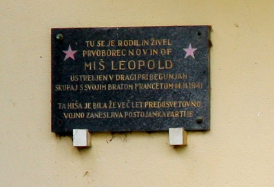 Gorjuša - Spominska plošča Leopoldu in Francu Mišu