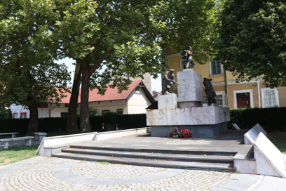 Domžale - Spomenik žrtvam druge svetovne vojne