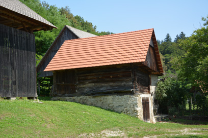 Rožno - Kašča pri hiši Rožno 9