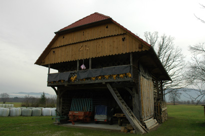 Hrvaški Brod - Kozolec na domačiji Hrvaški Brod 3