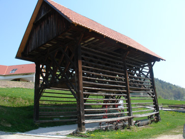 Podkraj pri Velenju - Kozolec na domačiji Podkraj pri Velenju 30