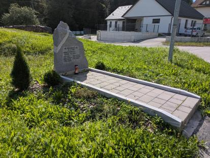 Zgornja Besnica pri Kranju - Spominsko znamenje talcem