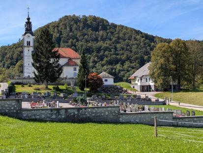 Zgornja Besnica pri Kranju - Pokopališče
