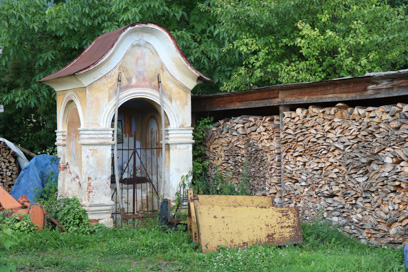 Poljče na Gorenjskem - Kapelica vzhodno od vasi