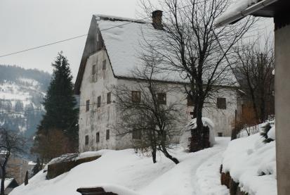 Spodnja Idrija - Hiša Na Poklonu 15