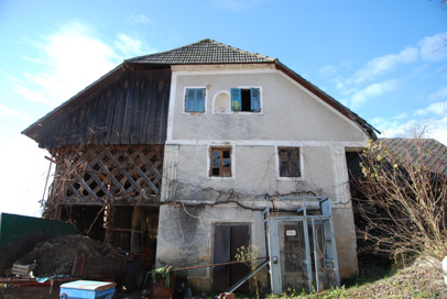 Večje Brdo - Gospodarsko poslopje na domačiji Večje Brdo 2