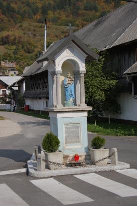 Žirovnica - Kapelica sv. Marije z Jezusom