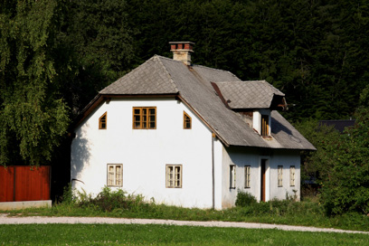 Gozd Martuljek - Hiša Kurirska pot 1