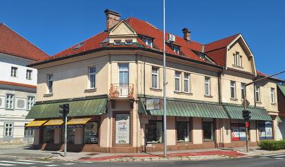 Vrhnika - Hiša Cankarjev trg 7