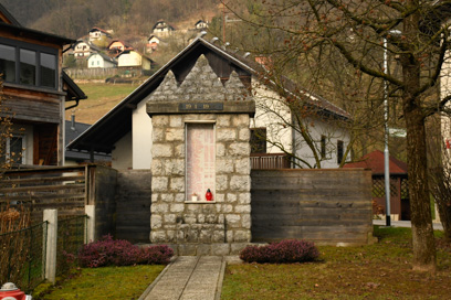 Straža pri Novem mestu - Spomenik NOB v Gorenji Straži